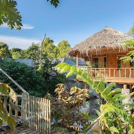 Onong'S Homestay & Cafe Tomohon Exterior foto